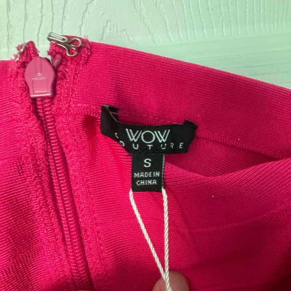 Bright pink bandage cocktail dress off shoulder size small - Picture 5 of 6